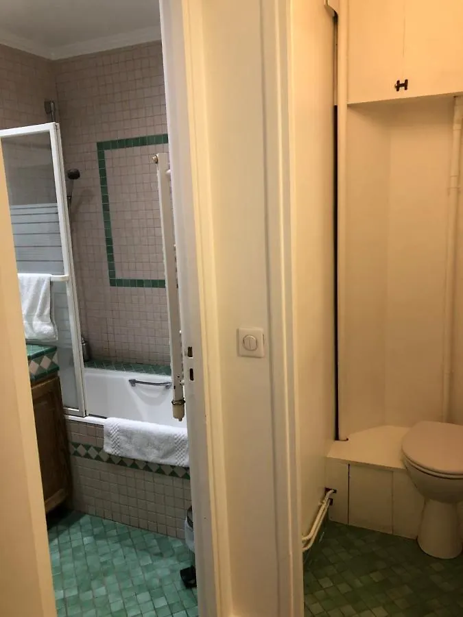 Appartement Trocadero-Tour Eiffel-Champs Elysees Parijs